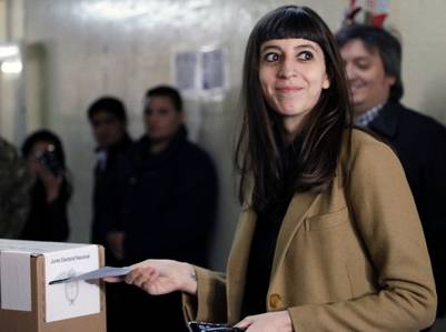 Florencia Kirchner tiene asignados 24 efectivos federales para su custodia. Foto Walter Díaz.