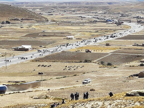 Bloqueo de cooperativistas en la ruta La Paz - Oruro.