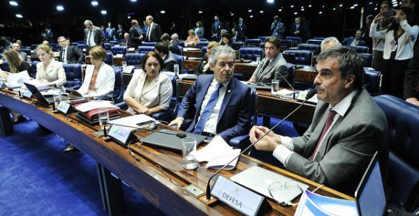 El senado brasileño inicia la fase final del juicio político a Dilma ...