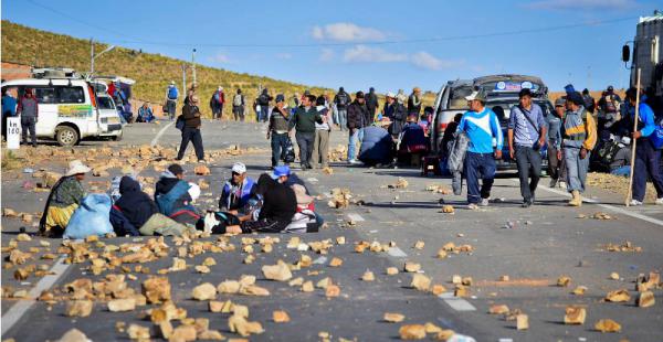 Bloqueo en la carretera Oruro- La Paz