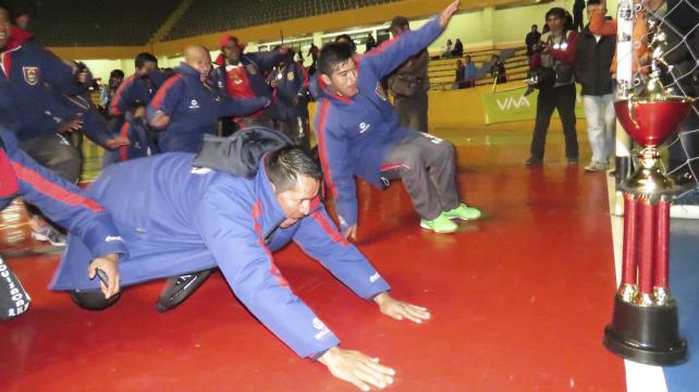 Celebración de los capitalinostras consguir el título. Foto: Etzhel Arturo Llanque %image_alt%