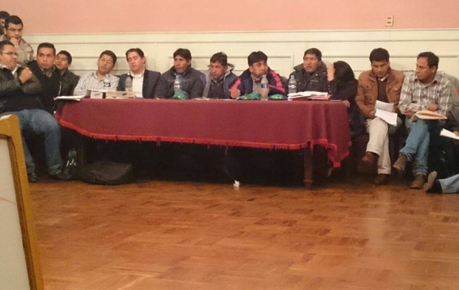 Envían a Chonchocoro a presidente de Fencomin y a otros cuatro cooperativistas acusados de la muerte de Illanes Envían a Chonchocoro a presidente de Fencomin y a otros cuatro cooperativistas acusados de la muerte de Illanes