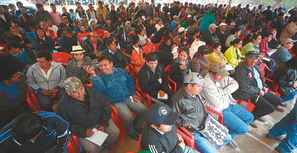 Representantes de 32 comunidades guaraníes que conforman Charagua norte se presentaron para votar