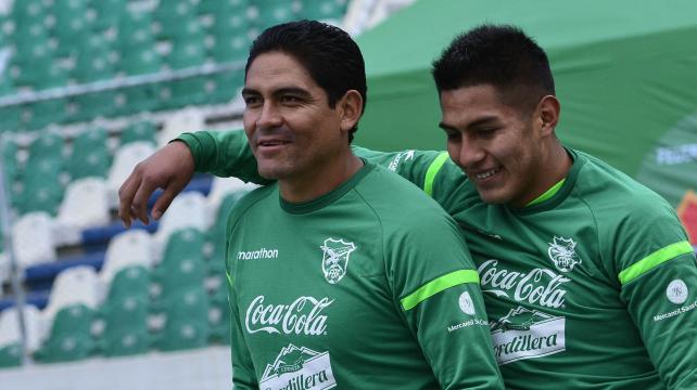 Edward Zenteno (izq.) cumplirá 32 años el 5 de diciembre. Es uno de los más experimentados en el equipo nacional. Foto: Página Siete %image_alt%