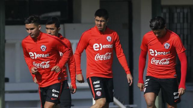Los jugadores de la Roja trabajaron en el complejo Juan Pinto Durán de Santiago. Foto: La Tercera %image_alt%