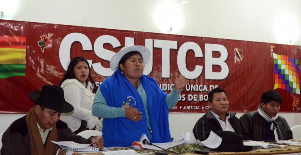 Las organizaciones sociales afines al Gobierno se reunieron de emergencia ante el conflicto entre los cooperativistas y el Gobierno.