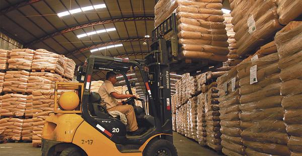 La caída del precio internacional de la leche en polvo, junto al valor actual de la leche cruda, es el aspecto que preocupa a la empresa láctea