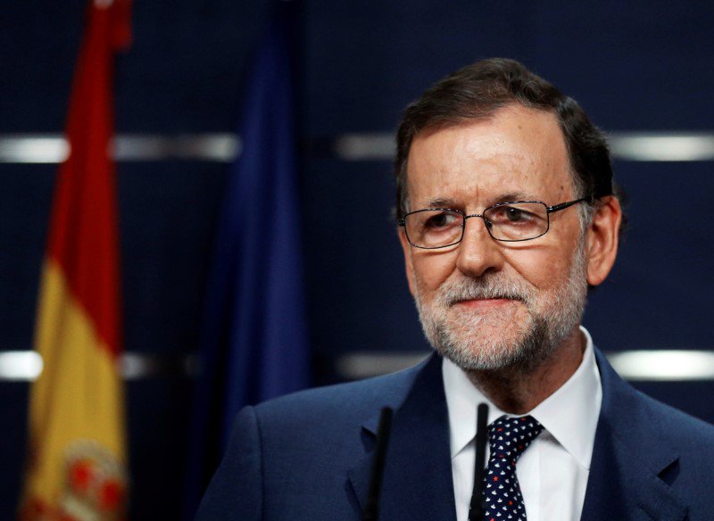 El presidente en funciones de España, Mariano Rajoy, durante una conferencia de prensa en el Parlamento en Madrid, España. 29 de agosto de 2016. El líder de los socialistas españoles dijo el lunes que su partido no apoyará la reelección del presidente interino, Mariano Rajoy, tras reunirse ambos por última vez antes de que se vote esta semana la eventual formación de un nuevo gobierno en el Parlamento. REUTERS/Andrea Comas