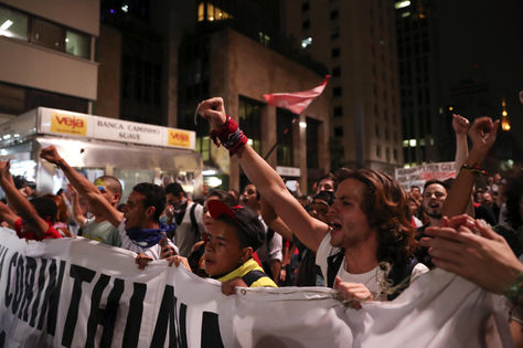 Simpatizantes de la presidenta suspendida de Brasil, Dilma Rousseff, hacen vigilia a horas del posible veredicto. Foto: EFE