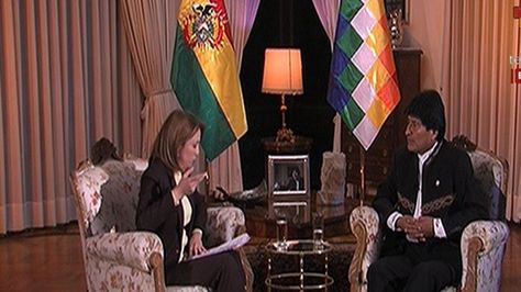 El presidente Evo Morales durante su entrevista en Telesur. Foto: @mincombolivia 