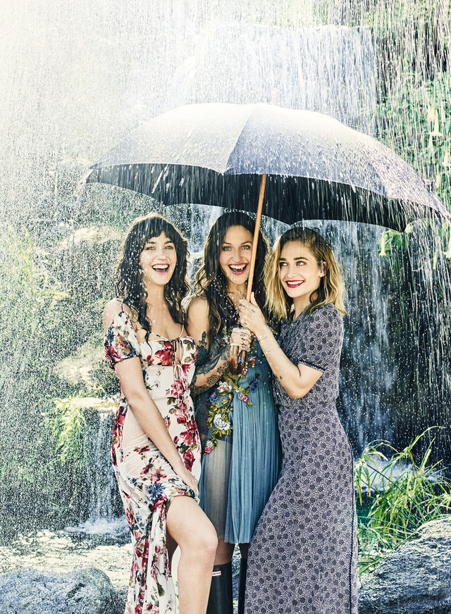 Lola, Domino y Jemima Kirke.