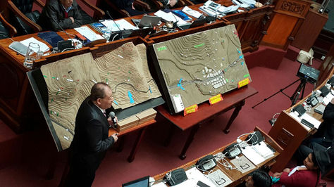 Romero explica al pleno del legislativo el Plan de Operaciones de la Policía en el conflicto minero