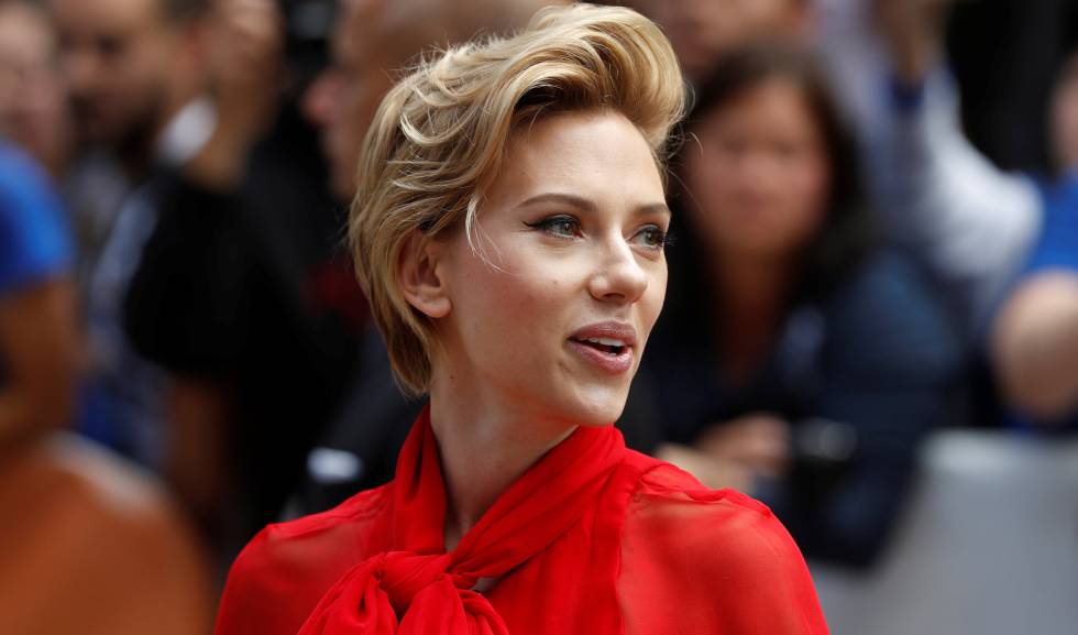 Scarlett Johansson, a su llegada al estreno de 'Sing' en Toronto. Scarlett Johansson, a su llegada al estreno de 'Sing' en Toronto.