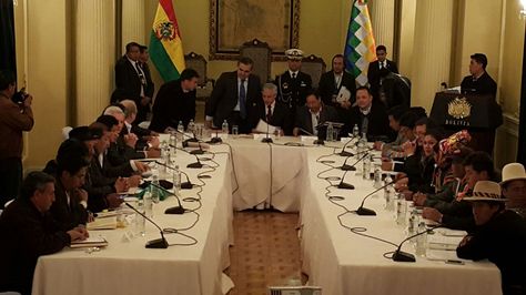 El Consejo Nacional de Autonomías (CNA) en su cuarta sesión, el miércoles 31 de agosto de 2016. 