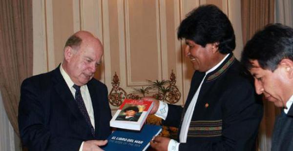 El primer mandatario lamentó que el exSecretario General de la OEA no recuerde sus compromisos con Bolivia sobre el mar.