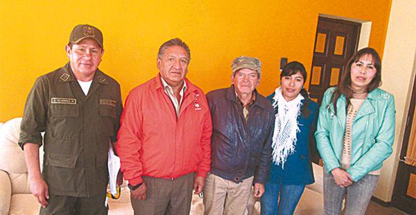 José Tejerina, jefe de la Policía de Frontera, y otras autoridades