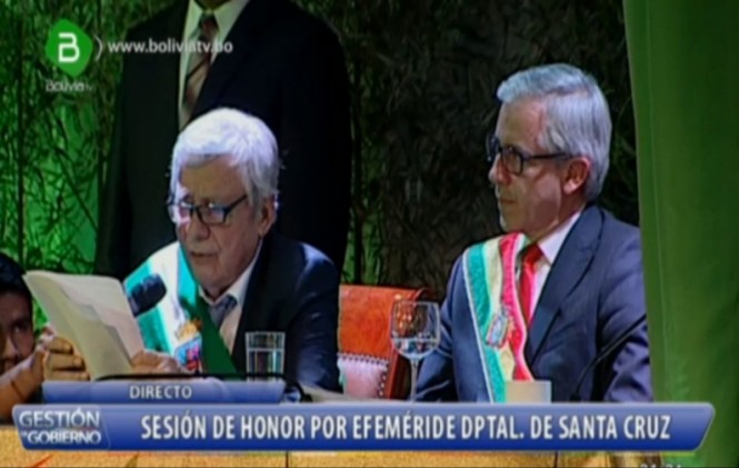 Percy Fernández dice que le “chupa las medias” a García Linera al pronunciar inconexo discurso 