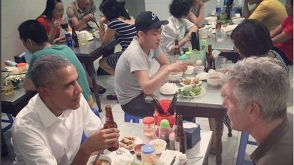 Obama cenó en Vietnam por US$ 6 con Bourdain.