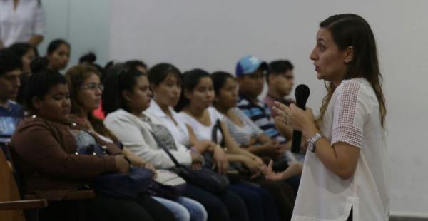 charla emabarazo
