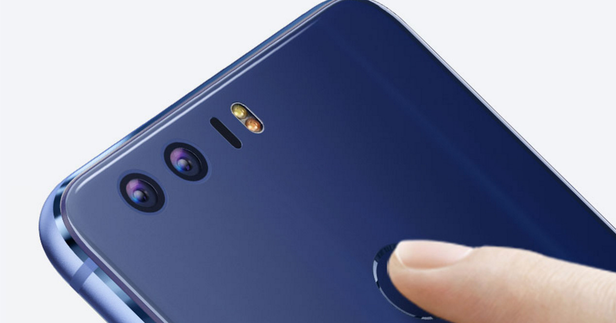 Doble cámara trasera de un smartphone Huawei Honor