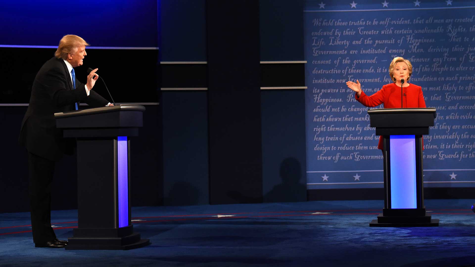 (AFP) Clinton dijo que el historial de Trump, con sus múltiples quiebras, muestran que sería un mal presidente.
