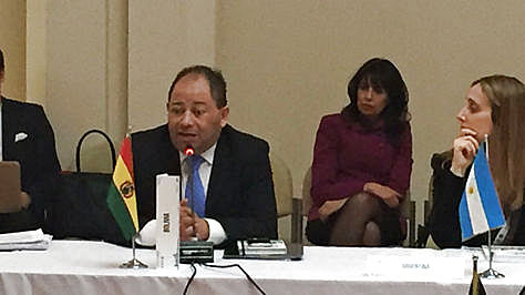 El ministro Carlos Romero en el evento en Argentina