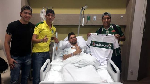 Ribera fue visitado por hinchas cuando aún estaba internado. Foto: Facebook %image_alt%