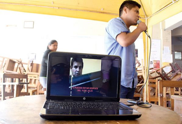 ESTUDIANTES MUESTRAN VIDEOS DE SUPUESTOS HECHOS DE CORRUPCIÓN. DICO SOLÍS
