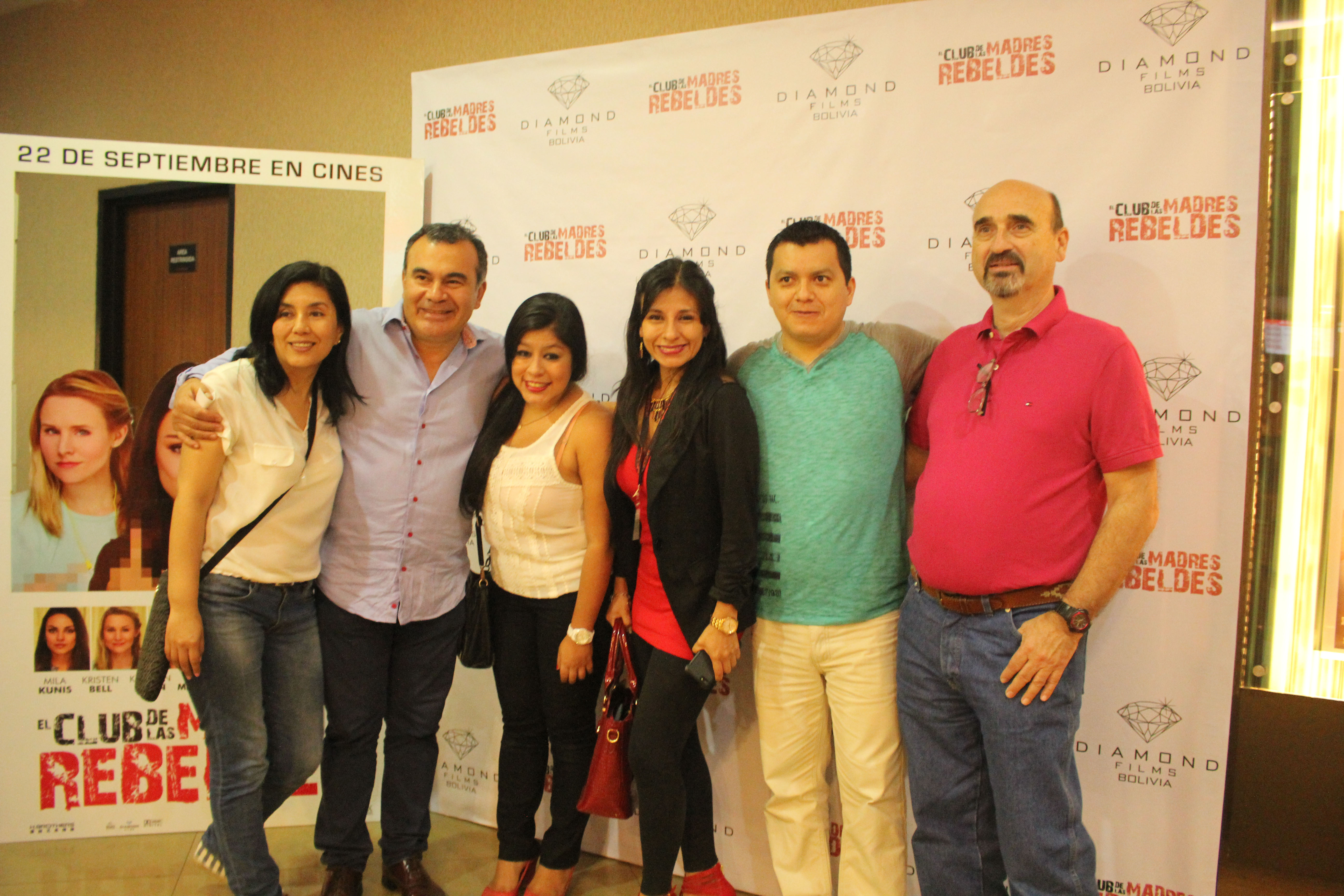 Anfitriones Diamond Films y Cinemark - Patricia Nuñez, Eugenio Almiron, Lucía Vásquez, Tatiana Monje, Juan José Ramírez y Bernardino Castro