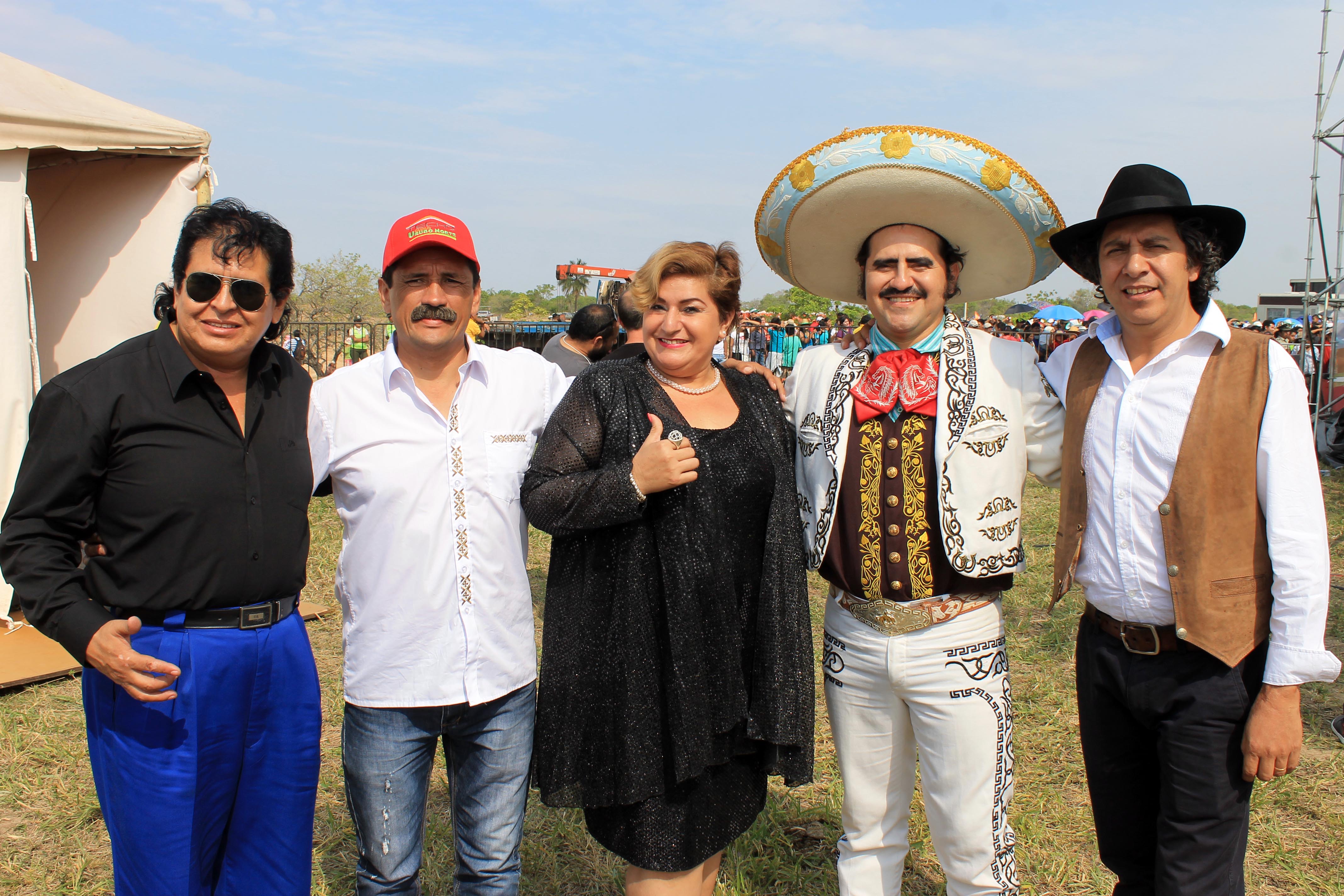 jose-antonio-sejas-roberto-carlos-ronald-valverde-juana-campos-paquita-la-del-barrio-rene-salas-vicente-fernandez-y-jose-veliz-basma