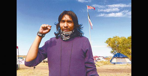 un guerrero raza de bronce entre los pieles rojas Se considera tataranieto de Julián Apaza (Túpac Katari). Dice que estuvo en la guerra del gas