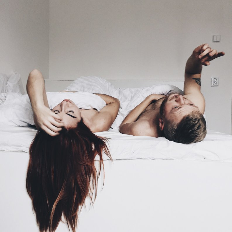 pareja-en-la-cama