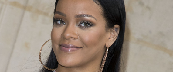 RIHANNA DESFILE DIOR