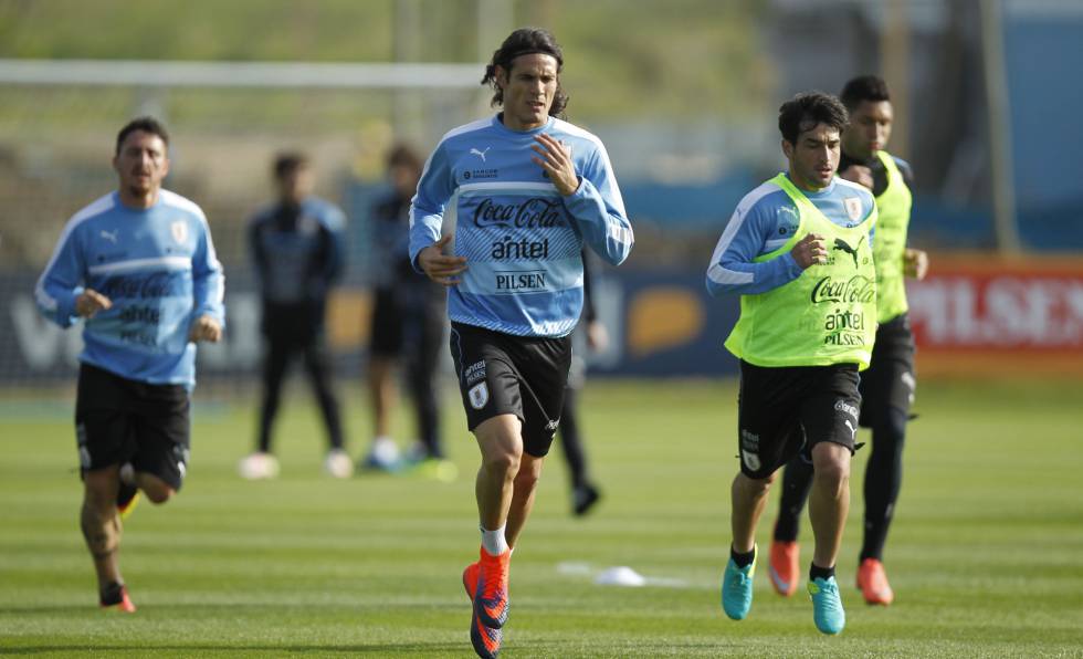 Cavani durante un entrenamiento con la selección uruguaya