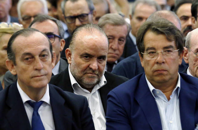 El ex secretario de organización y comunicación de CCOO Rodolfo Benito en el banquillo. (Efe)
