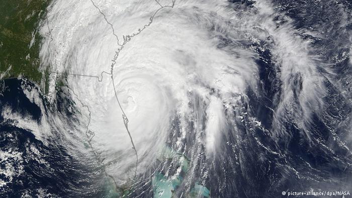 Orkan Matthew Satellitenbild Ostküste USA (picture-alliance/dpa/NASA)