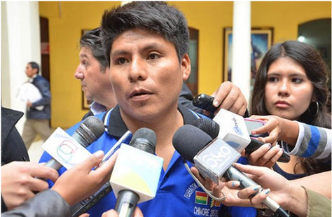 El dirigente Leonardo Loza en Palacio de Gobierno