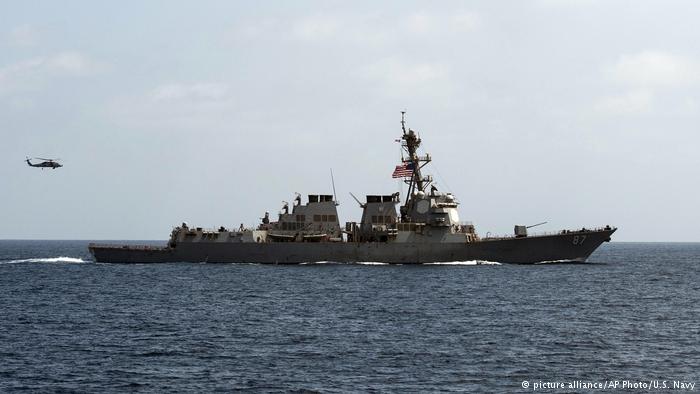 Jemen USS Mason Manöver (picture alliance/AP Photo/U.S. Navy)