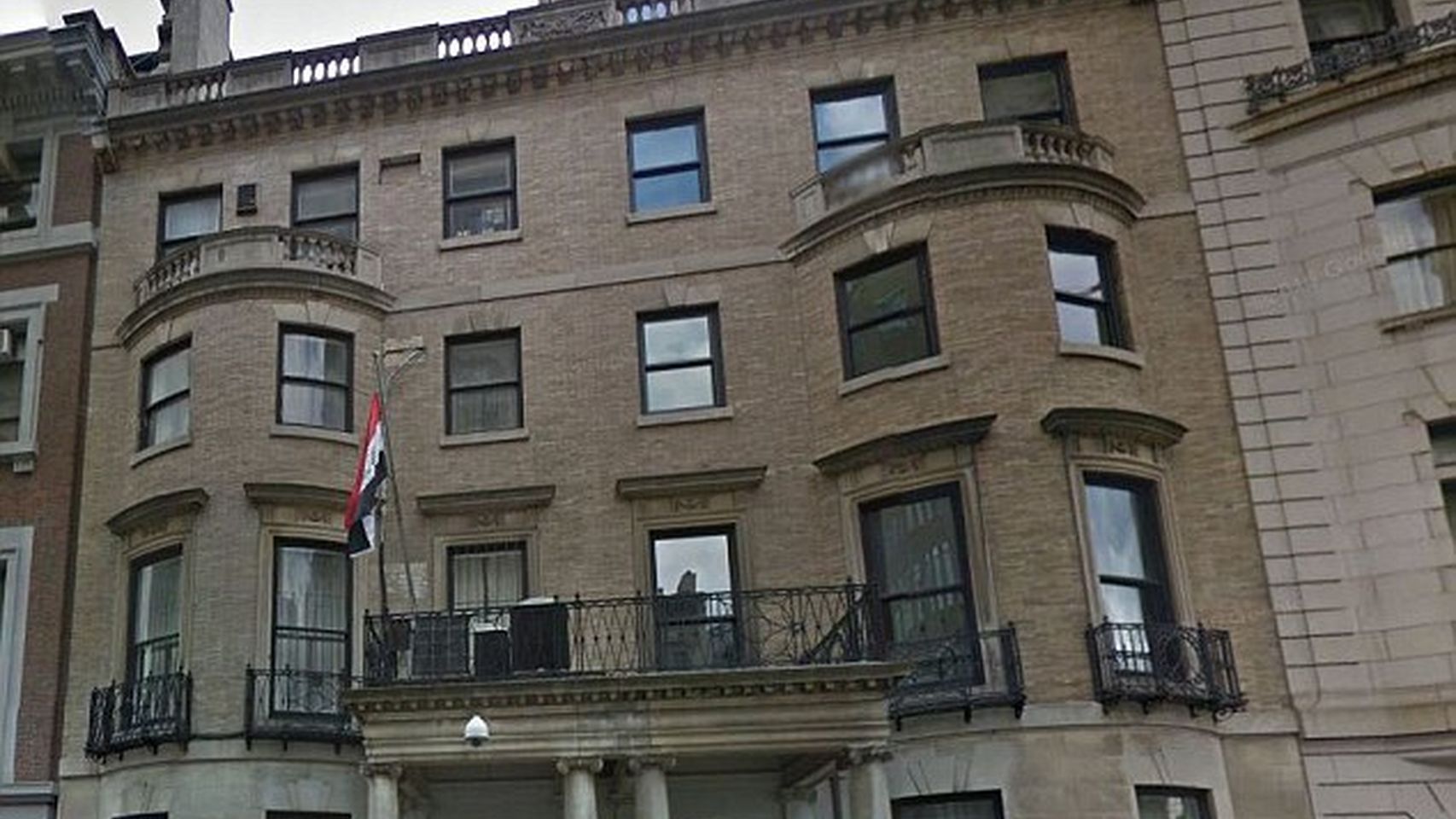 Imagen de la fachada de la embajada de Irak en Nueva York.