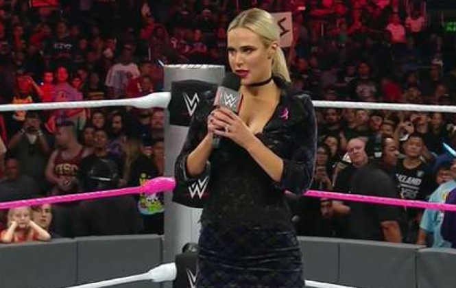 Luchadora de la WWE provocó al público chileno con un buenas noches Bolivia