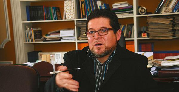 El vocal José Luis Exeni recordó que está prohibido el uso de bienes públicos en la campaña