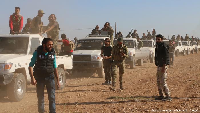 Syrien Kampf um Dabiq FSA Einheiten (picture-alliance/abaca/M. Osman)