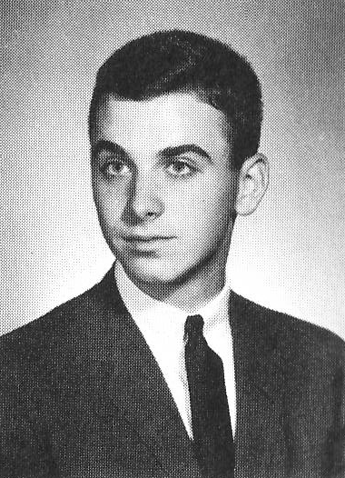 Harris Glenn Milstead, a los 17 años, en la foto de su anuario.