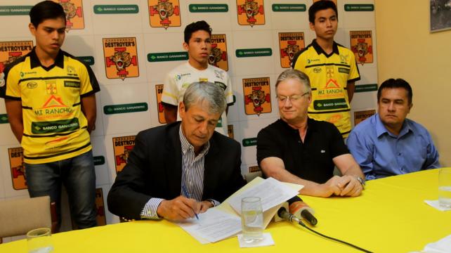 Respaldo. El Banco Ganadero mantiene firme su apoyo a Destroyers. Foto. Clivis de la Jaille %image_alt%