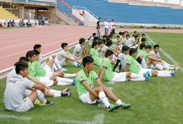 JUGADORES DE LA CATEGORÍA SUB, 20 EN SUCRE. APG