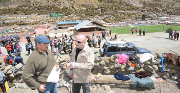 Tezanos se reunió con la comunidad