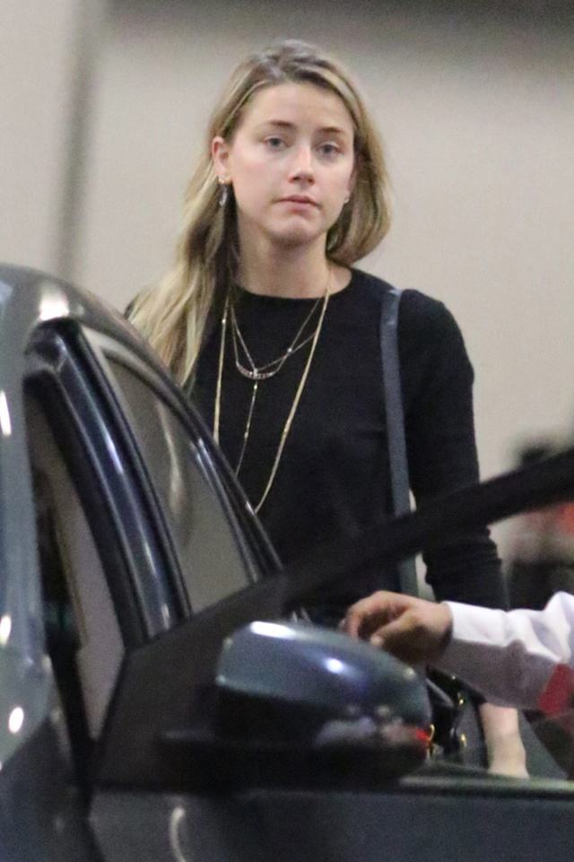 Amber Heard, fotografiada en Los Ángeles tras pedir el divorcio.