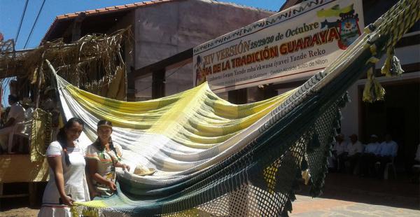 La tradicional hamaca guaraya fue expuesta por los grupos participantes en las actividades de ayer