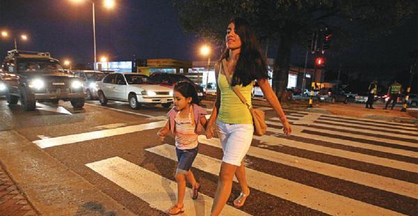 Los peatones ahora ya no tienen que cruzar corriendo y desafiando la velocidad de los motorizados