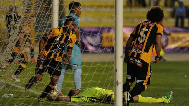 Bejarano empató el compromiso a favor del Tigre con un certero cabezazo. Foto: APG %image_alt%